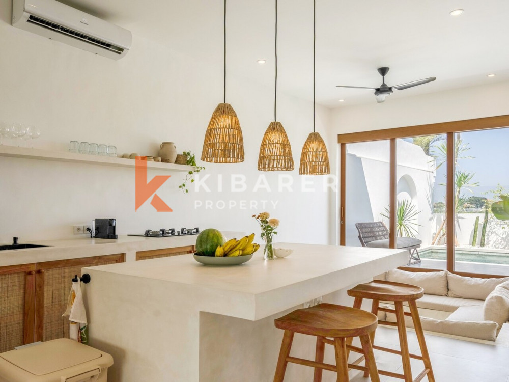 Mediterranean Three Bedroom Enclosed Livingroom Villa Set in Pererenan — image 4