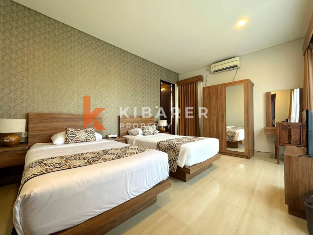 Comfortable Three-Bedroom Open Living Room Villa Located in Jimbaran — image 9