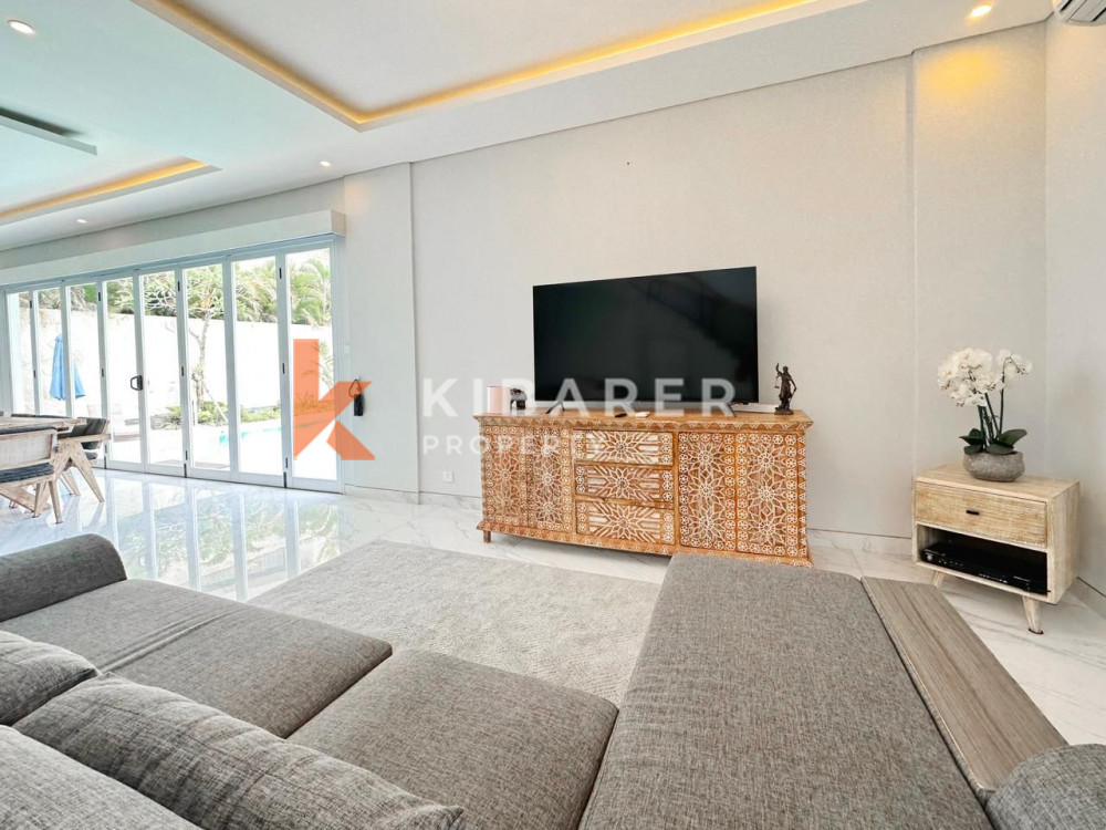 Luxury Five Bedroom Villa wonderfully located in the calming rice field views of Cemagi — image 2