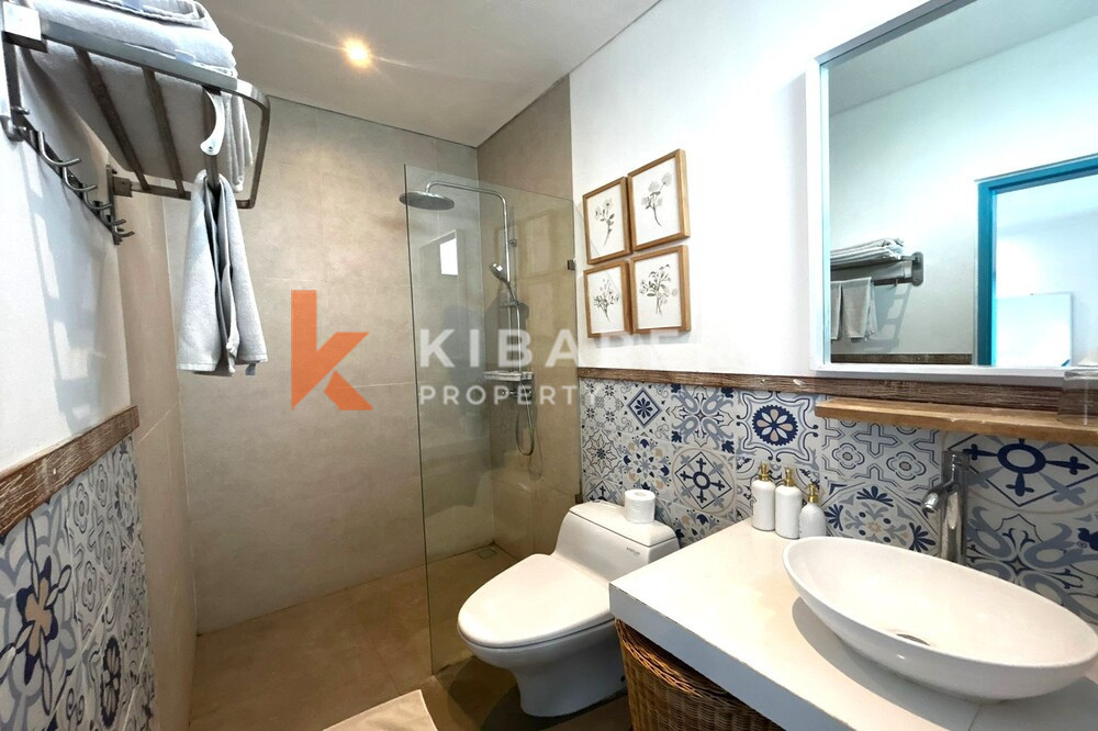 Charming Three-Bedroom Santorini Villa with Enclosed Living Room in Padonan — image 14
