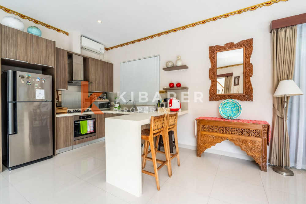 Beautiful Three-Bedroom Closed Living Room Villa in a Complex in Seminyak — image 11