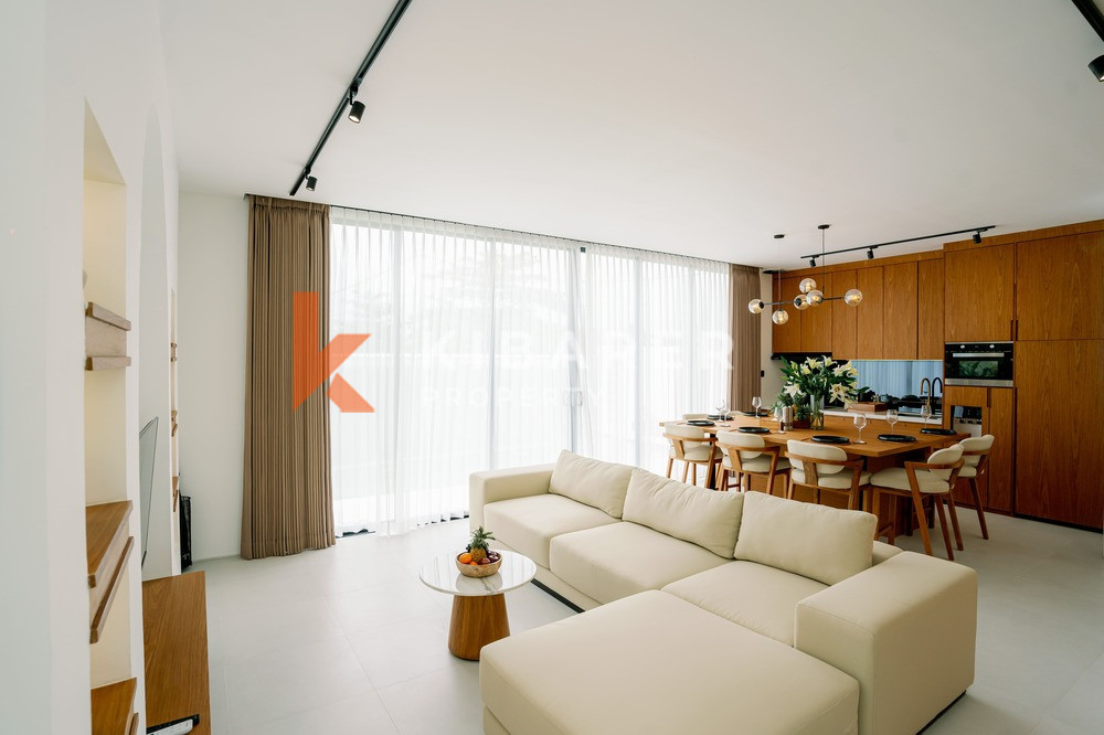 Luxury Three Bedroom Enclosed Living Room Villa Walk to Pererenan Beach — image 5