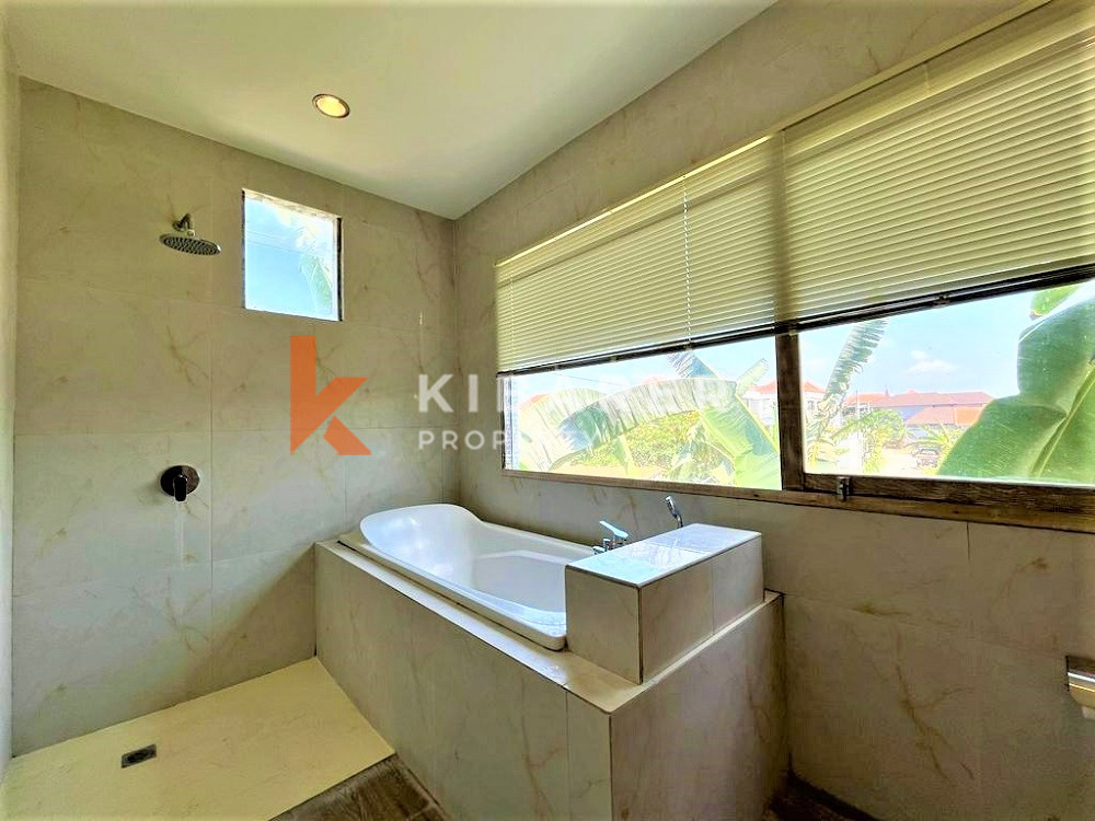 Classic Two Bedrooms Enclosed Living Villa Situated In Padonan-Canggu — image 11