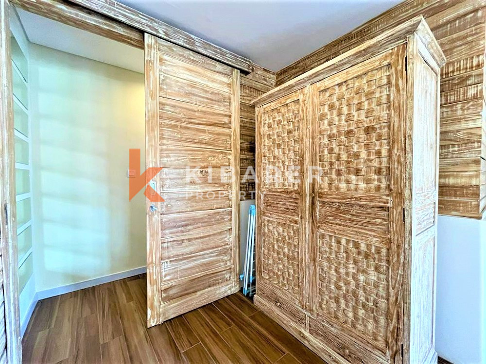 Classic Two Bedrooms Enclosed Living Villa Situated In Padonan-Canggu — image 13