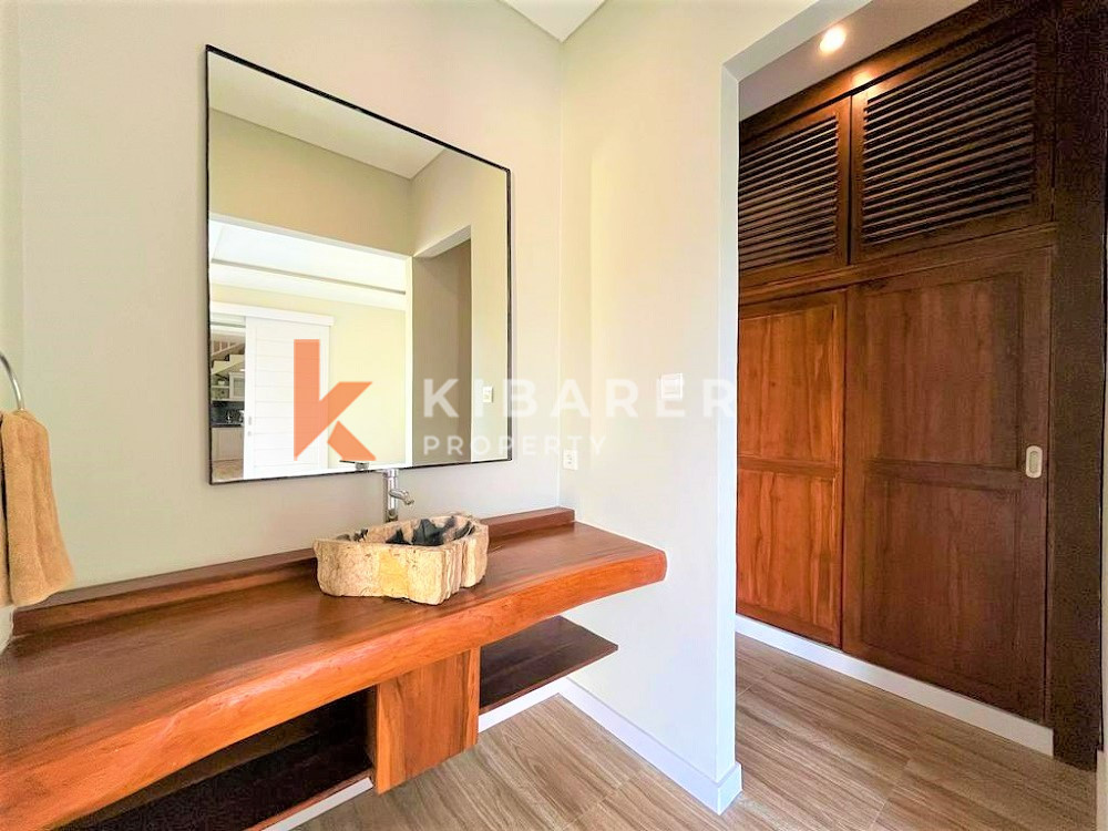 Classic Two Bedrooms Enclosed Living Villa Situated In Padonan-Canggu — image 17