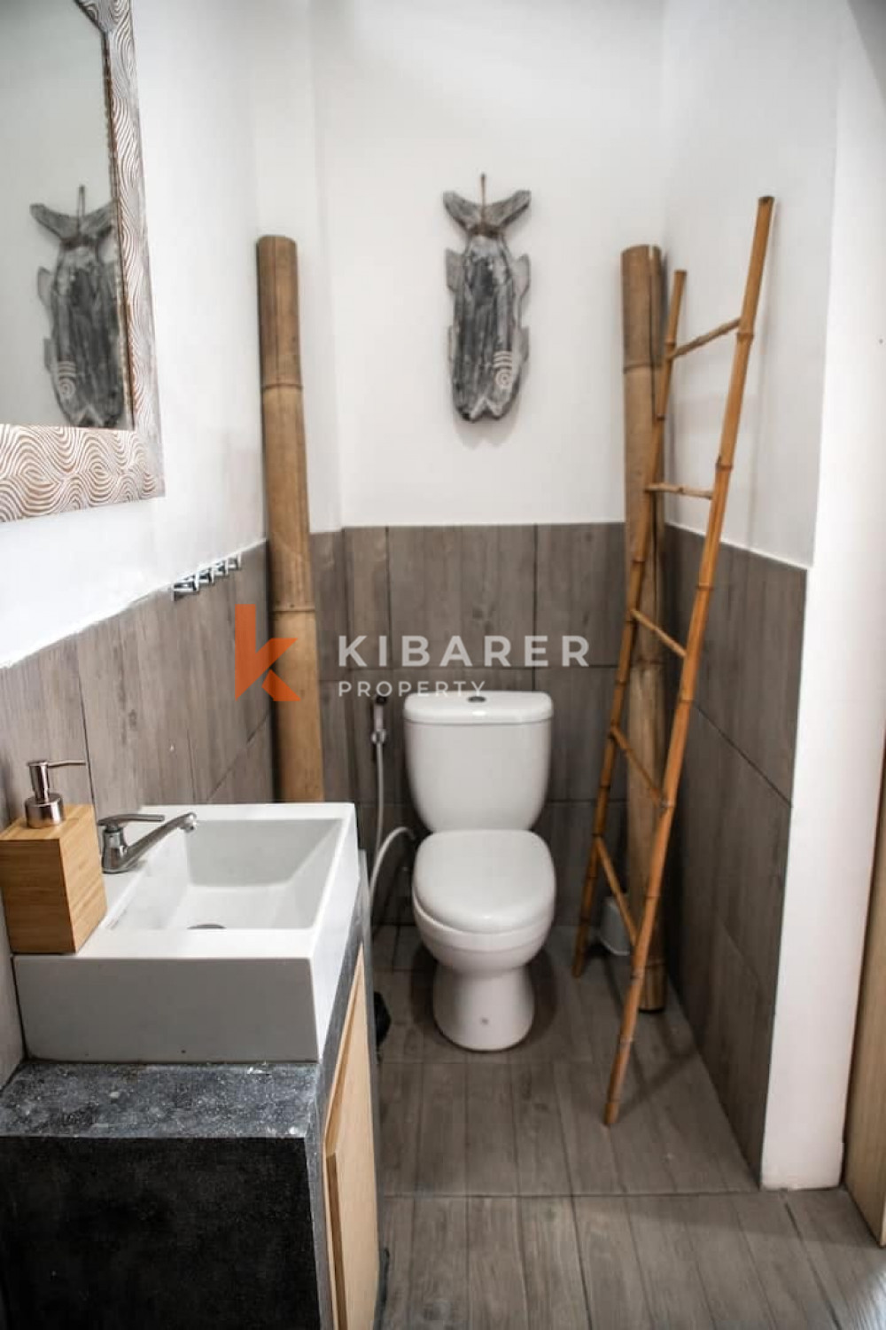 Cozy Two-Bedroom Villa Located in Canggu — image 9