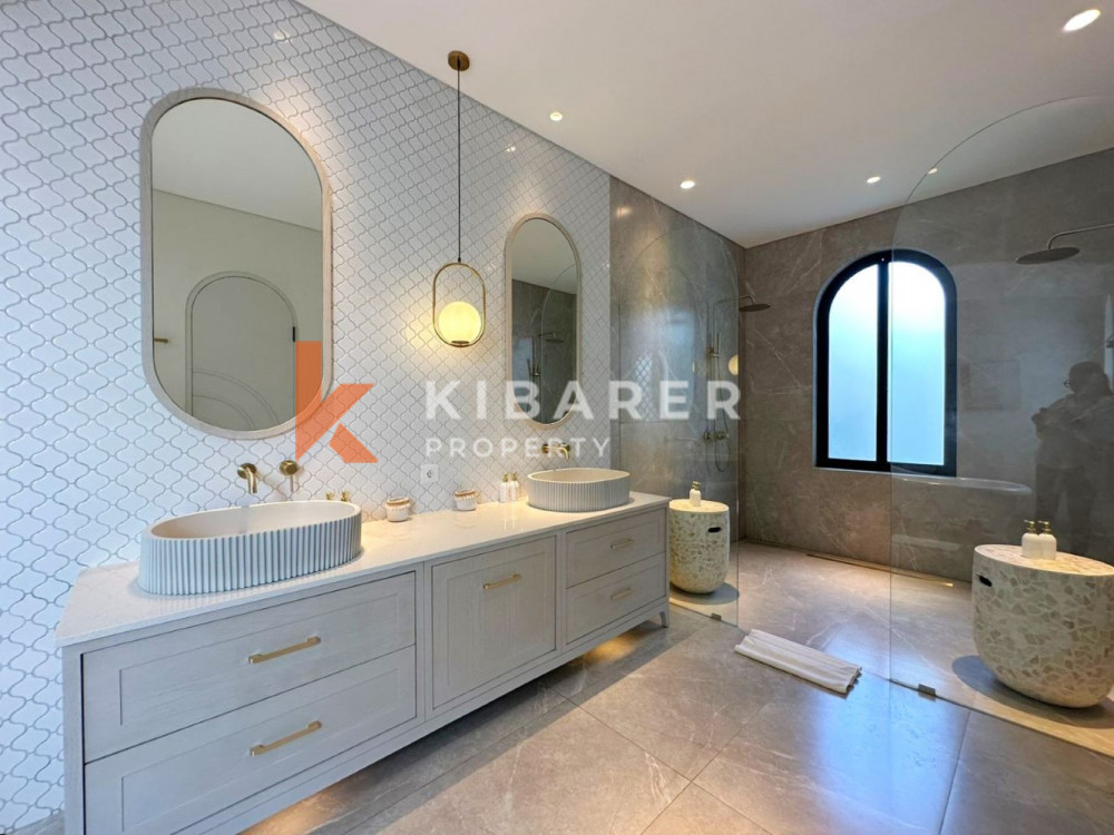 Brand New Luxury Five Bedrooms Villa Situated in Central Canggu — image 16