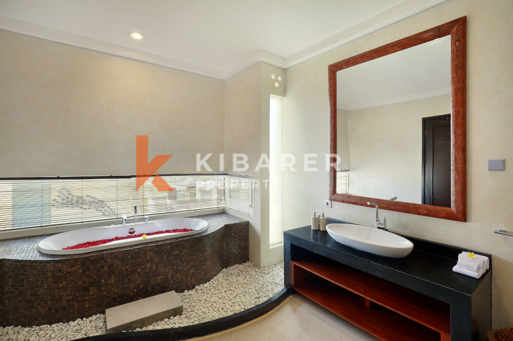 Beautiful Two-Bedroom Villa Complex with Enclosed Living Room in Nusa Dua — image 6