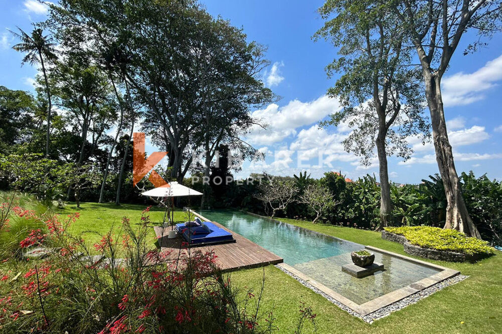 Luxury Five Bedroom Villa set in nature situated in peaceful area Cemagi — image 10