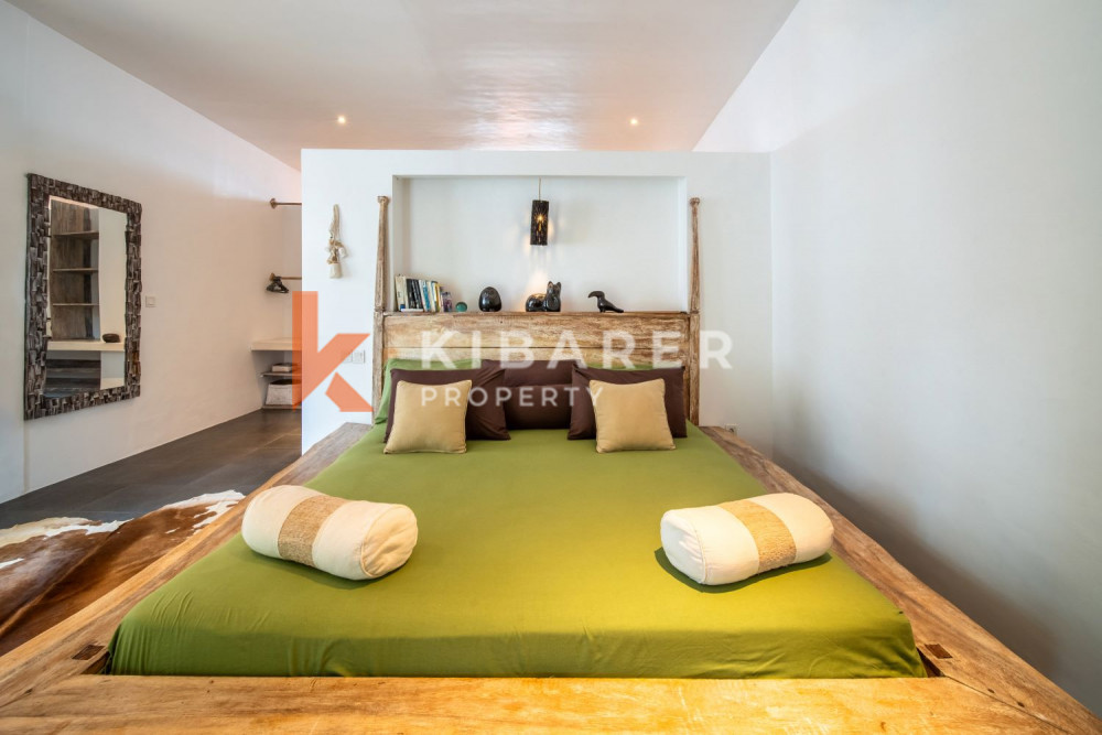 Beautiful Tropical Three-Bedroom Villa in Kerobokan — image 14