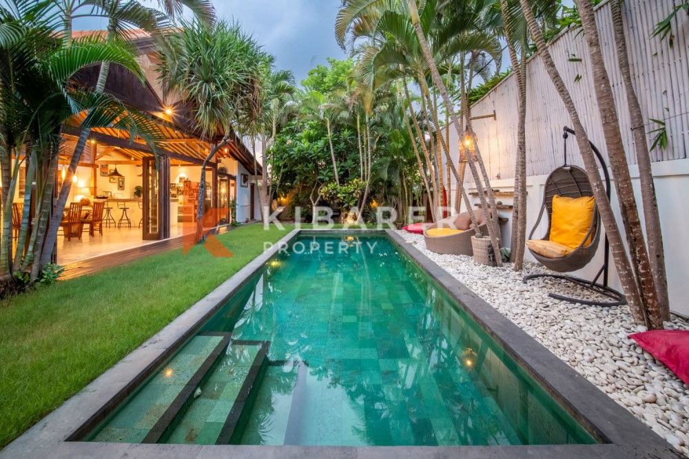 Beautiful Tropical Three-Bedroom Villa in Kerobokan — image 2