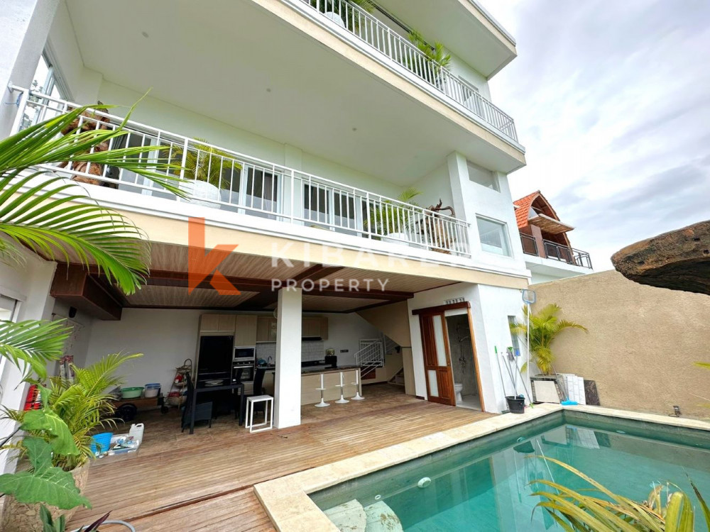 Wonderful Three Bedroom Enclosed Living Room Situated in Padonan — image 1
