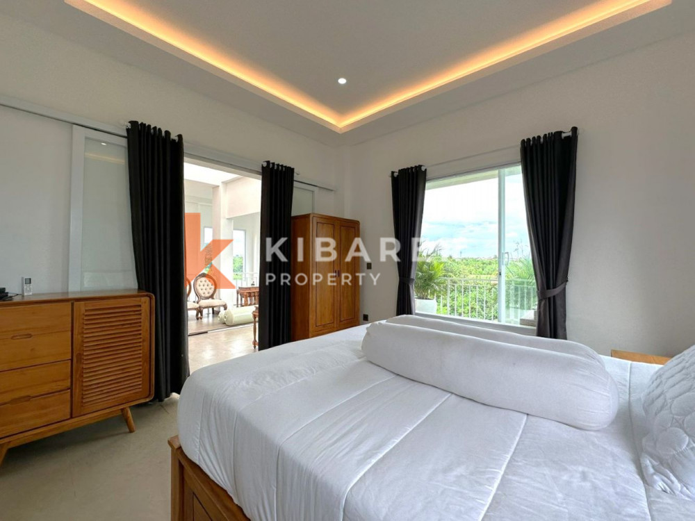 Wonderful Three Bedroom Enclosed Living Room Situated in Padonan — image 13