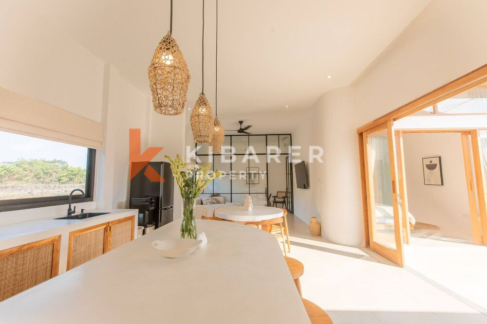 Gorgeous Three Bedroom Enclosed Living Room Mediterranean Villa in Pererenan — image 10