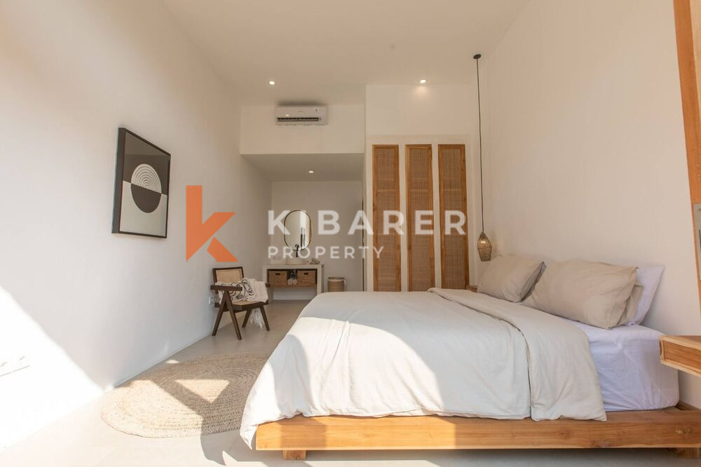 Gorgeous Three Bedroom Enclosed Living Room Mediterranean Villa in Pererenan — image 12