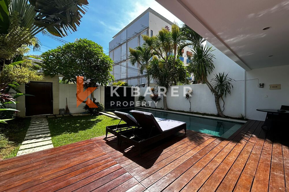 Three Bedroom Villa with best location and walking distance to Canggu Beach — image 3