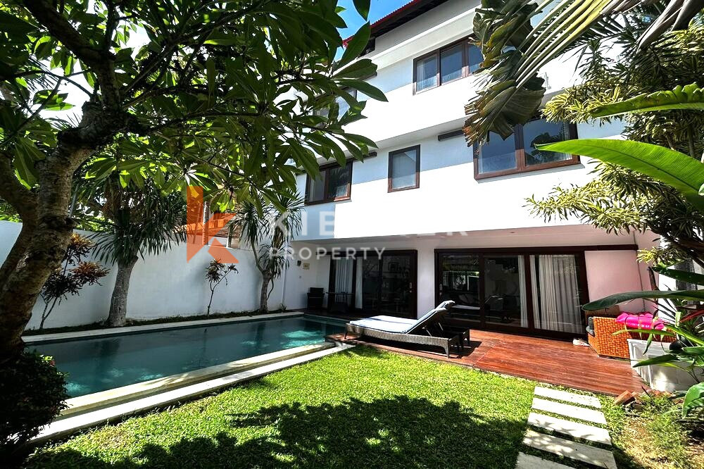 Three Bedroom Villa with best location and walking distance to Canggu Beach — image 2