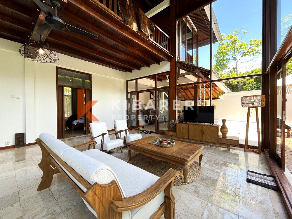 Classic Three Bedrooms Closed Living Wooden Villa In Perfect Location Of Berawa — image 19