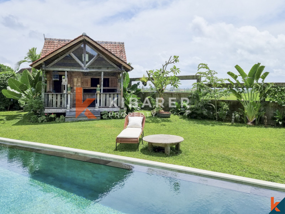 Traditional Four-Bedroom Joglo with Rice Field Views in Cemagi — image 11