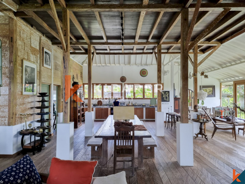 Traditional Four-Bedroom Joglo with Rice Field Views in Cemagi — image 13