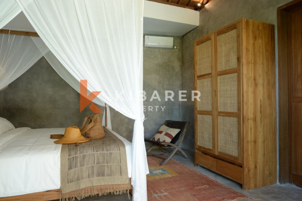 Wooden Two Bedroom Enclosed Living Villa in Cemagi — image 13