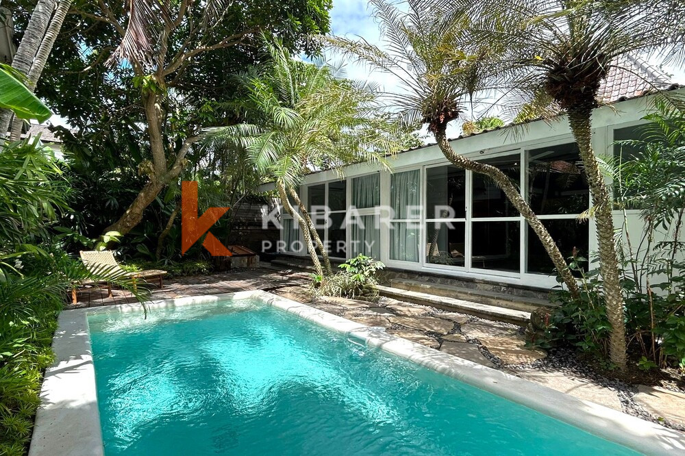 Stunning Three Bedroom Enclosed Living Joglo Villa in Canggu — image 2