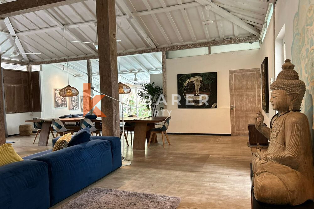 Stunning Three Bedroom Enclosed Living Joglo Villa in Canggu — image 11