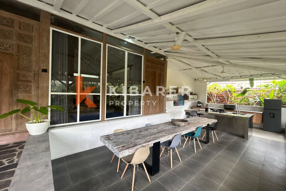 Stunning Three Bedroom Enclosed Living Joglo Villa in Canggu — image 7