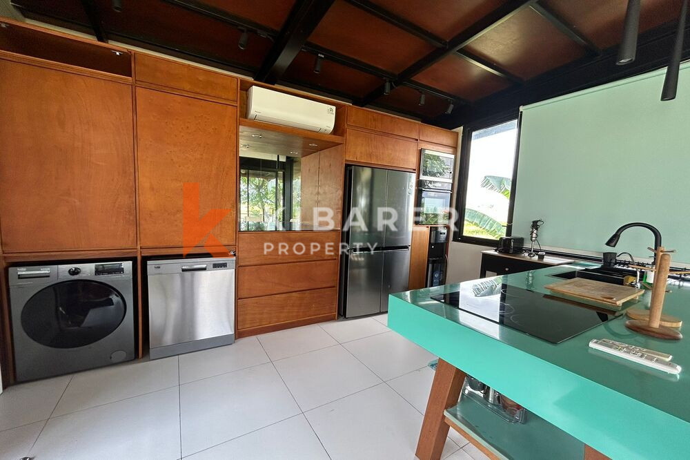 Beautiful Quiet Two-Bedroom Enclosed Living Room Villa in Seseh — image 10