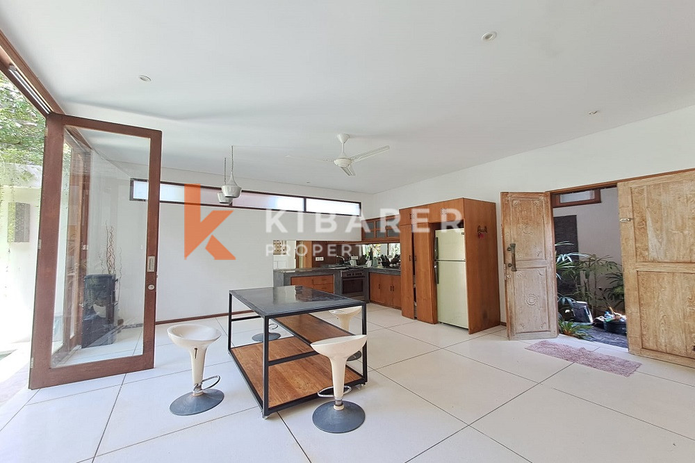 Four-Bedroom Villa with Adjustable Open-Closed Living Room Walking Distance to Beach in Berawa Area — image 6