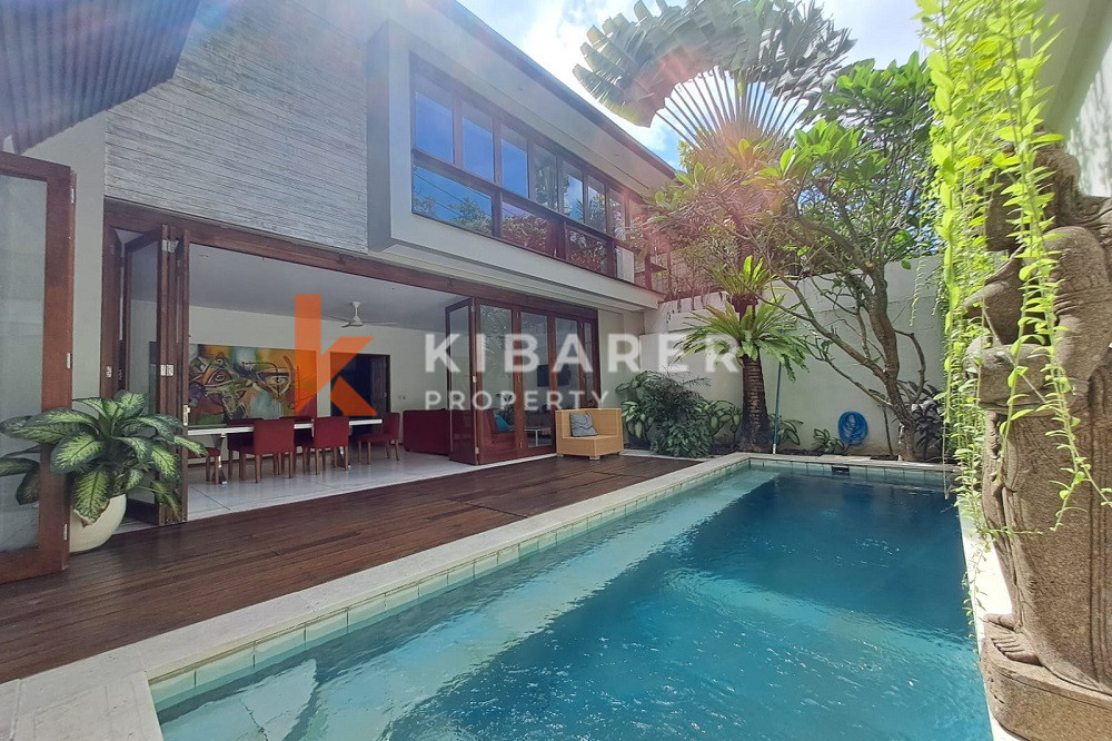 Four-Bedroom Villa with Adjustable Open-Closed Living Room Walking Distance to Beach in Berawa Area