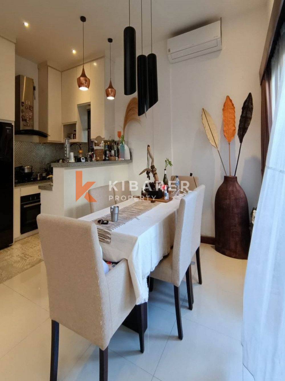 Three Bedroom Enclosed Living House in Denpasar — image 5