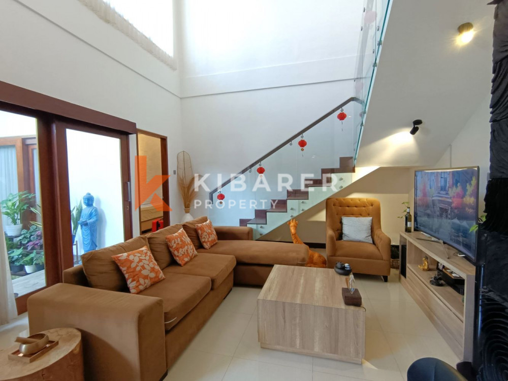 Three Bedroom Enclosed Living House in Denpasar — image 2