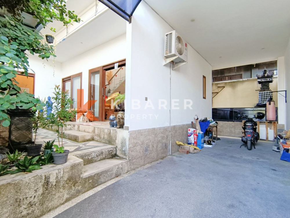 Three Bedroom Enclosed Living House in Denpasar — image 15