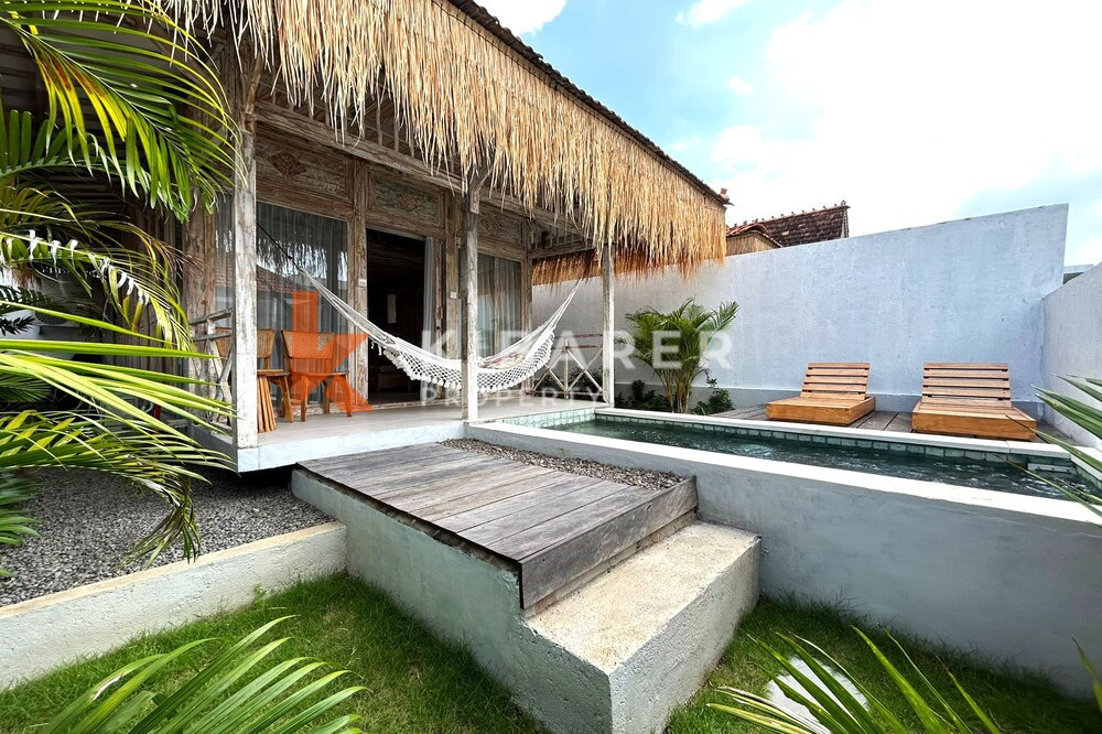 Wonderful One Bedroom Enclosed Living Wooden Villa in Pantai Lima — image 1
