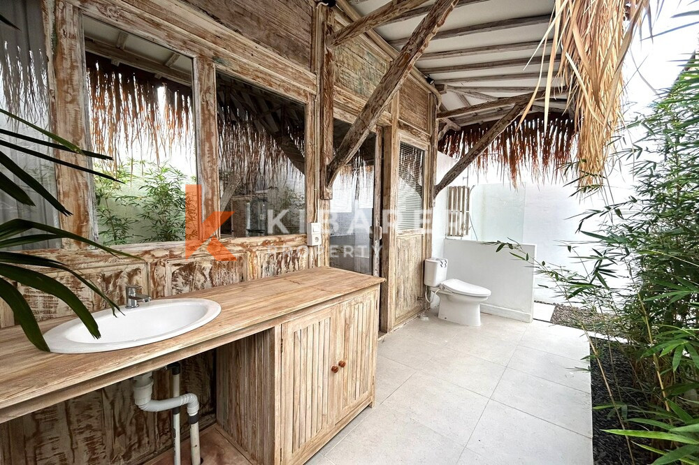 Wonderful One Bedroom Enclosed Living Wooden Villa in Pantai Lima — image 13