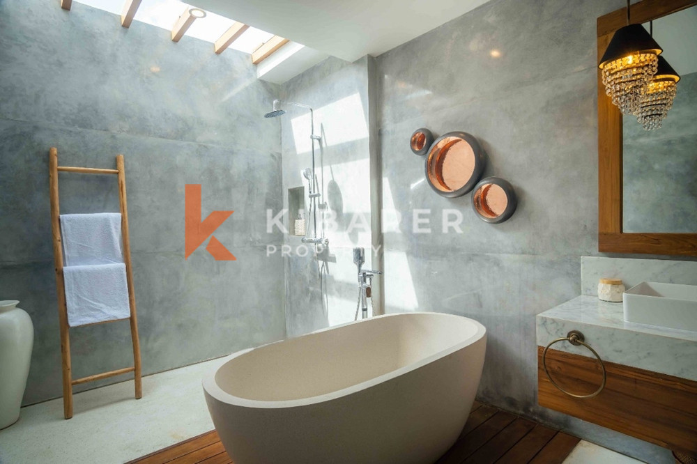 Four Bedroom Enclosed Living Villa Set in The Heart of Umalas — image 12