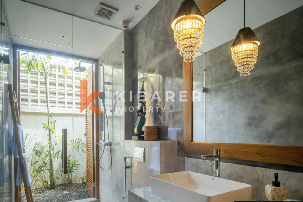 Four Bedroom Enclosed Living Villa Set in The Heart of Umalas — image 19