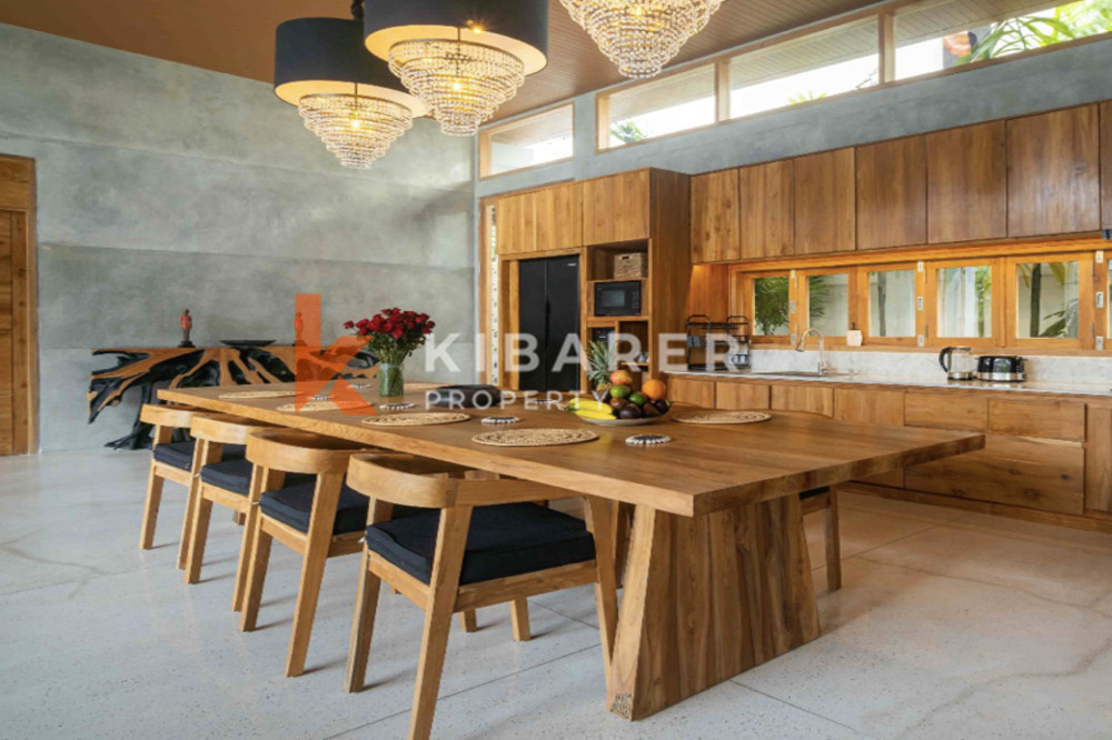 Four Bedroom Enclosed Living Villa Set in The Heart of Umalas — image 8