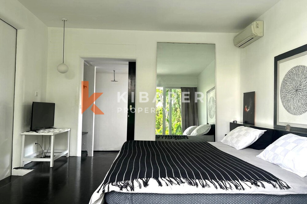 Two-Bedroom Aesthetic Villa with Enclosed Living Room in Central Seminyak — image 17