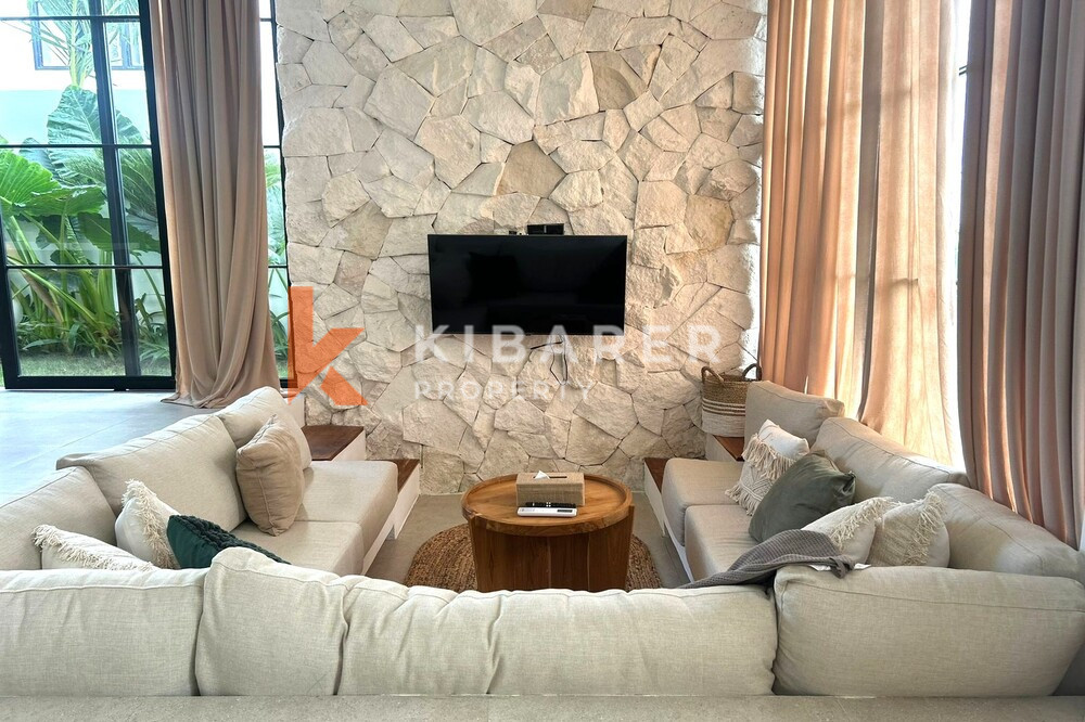 Modern Two Bedroom Townhouse Villa in Pererenan — image 8
