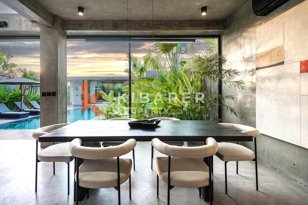 Luxury High Quality Design Three-Bedroom Enclosed Living Room Villa in the Edge of Canggu — image 5