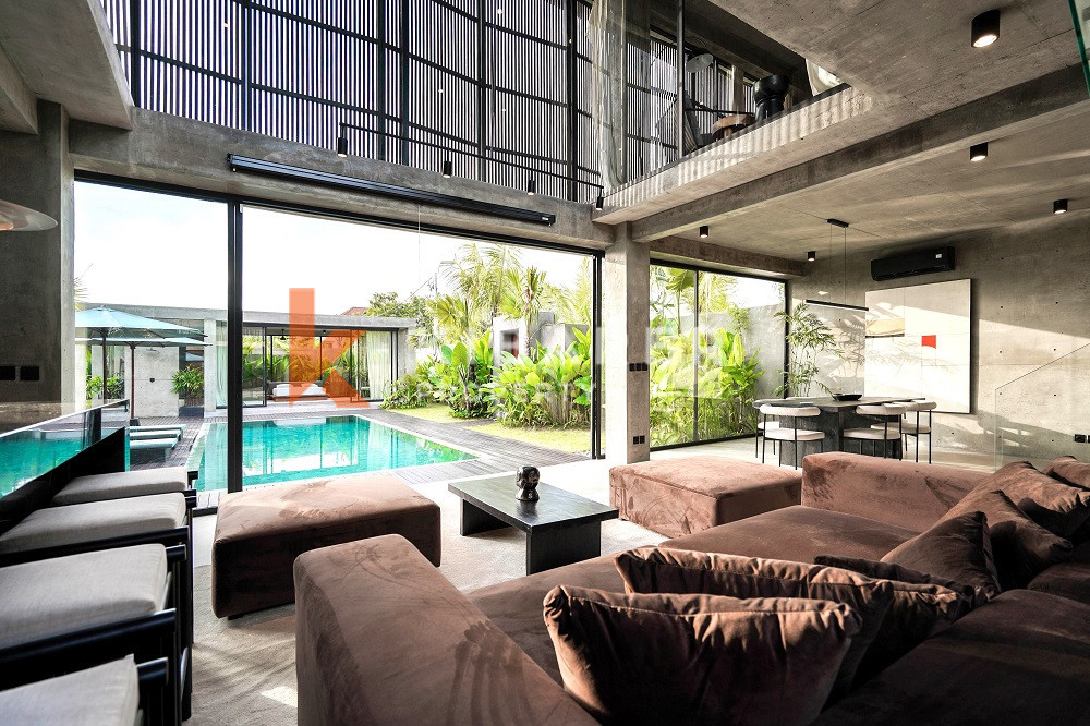Luxury High Quality Design Three-Bedroom Enclosed Living Room Villa in the Edge of Canggu — image 4