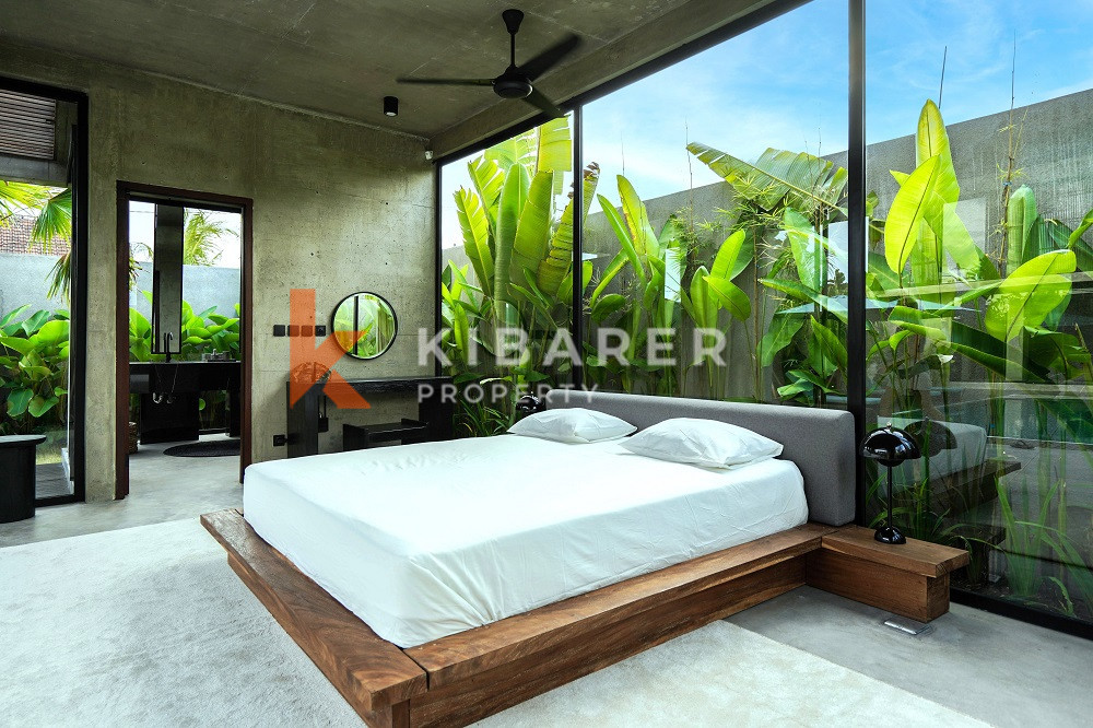 Luxury High Quality Design Three-Bedroom Enclosed Living Room Villa in the Edge of Canggu — image 11