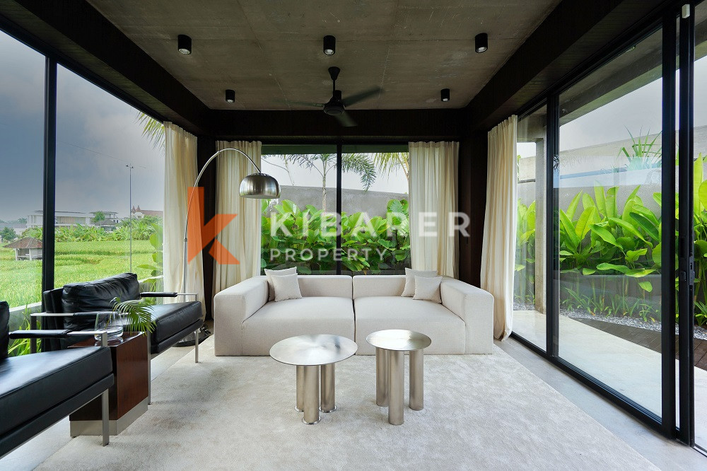 Tropical Concrete One-Bedroom Studio Enclosed Living Room Villa in Premium Area the Edge of Canggu — image 3