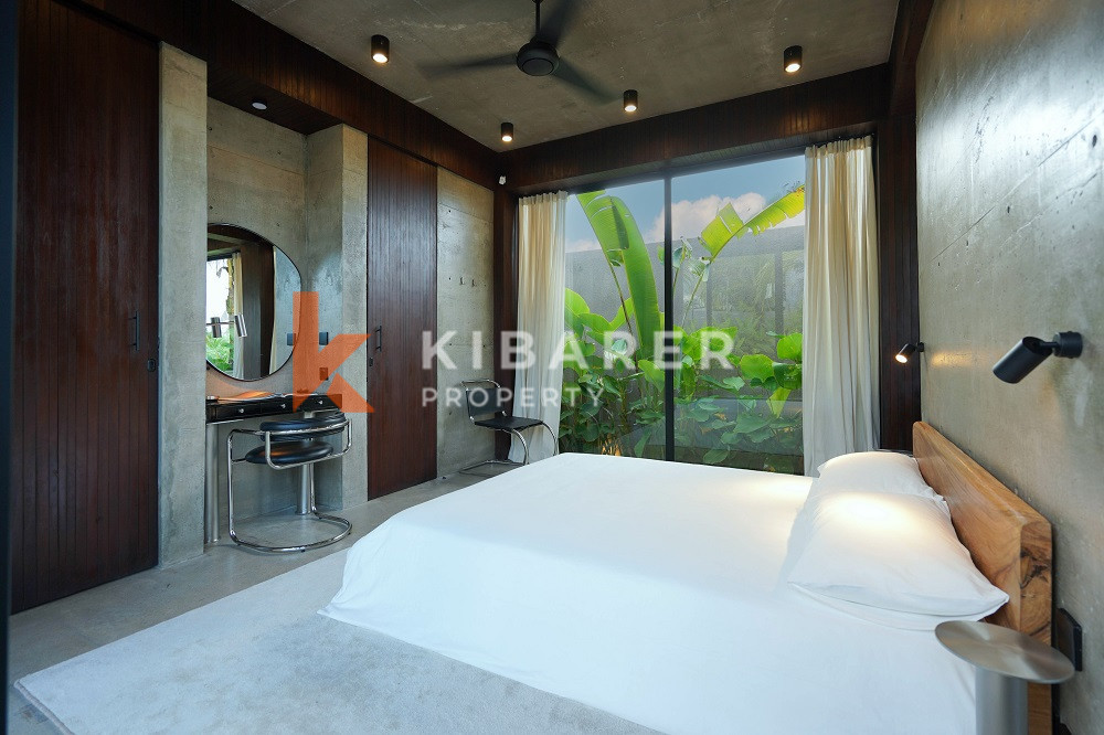 Tropical Concrete One-Bedroom Studio Enclosed Living Room Villa in Premium Area the Edge of Canggu — image 10