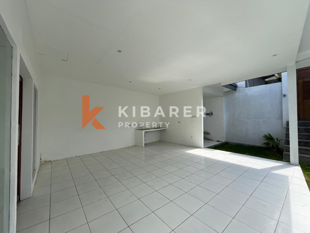 Brand new villa two bedrooms open living room in pererenan area — image 16