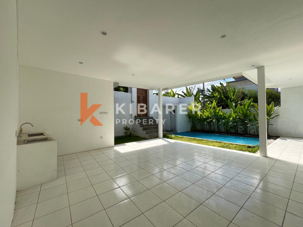 Brand new villa two bedrooms open living room in pererenan area — image 17