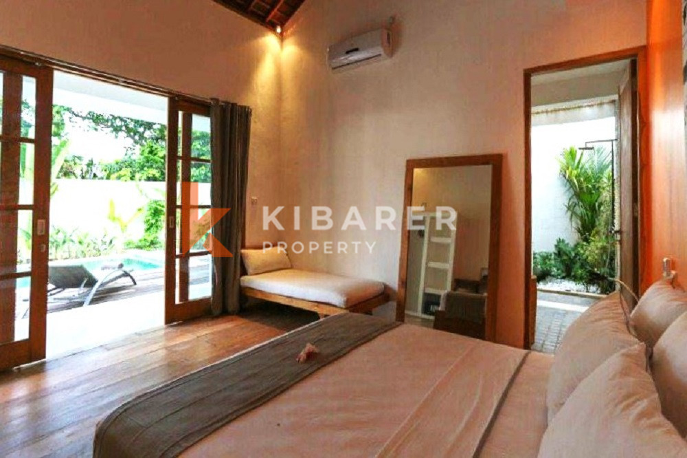 Exquisite Five-Bedroom Villa with Enclosed Living Room in the Tranquility of Umalas — image 10