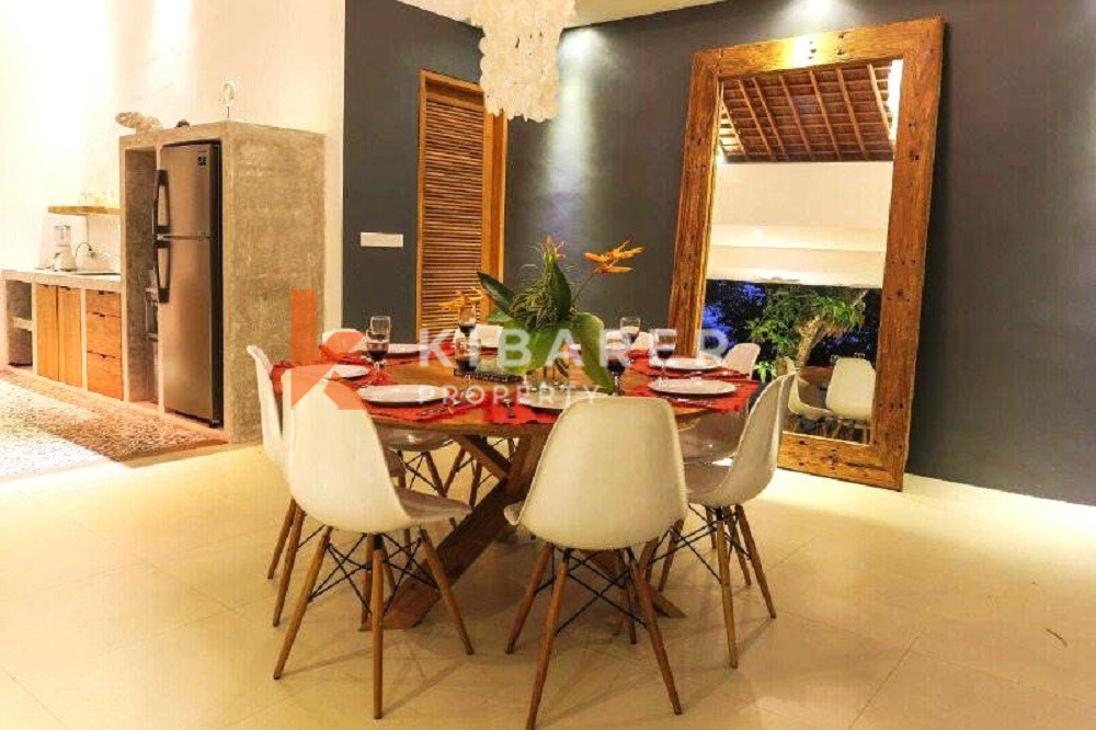 Exquisite Five-Bedroom Villa with Enclosed Living Room in the Tranquility of Umalas — image 11